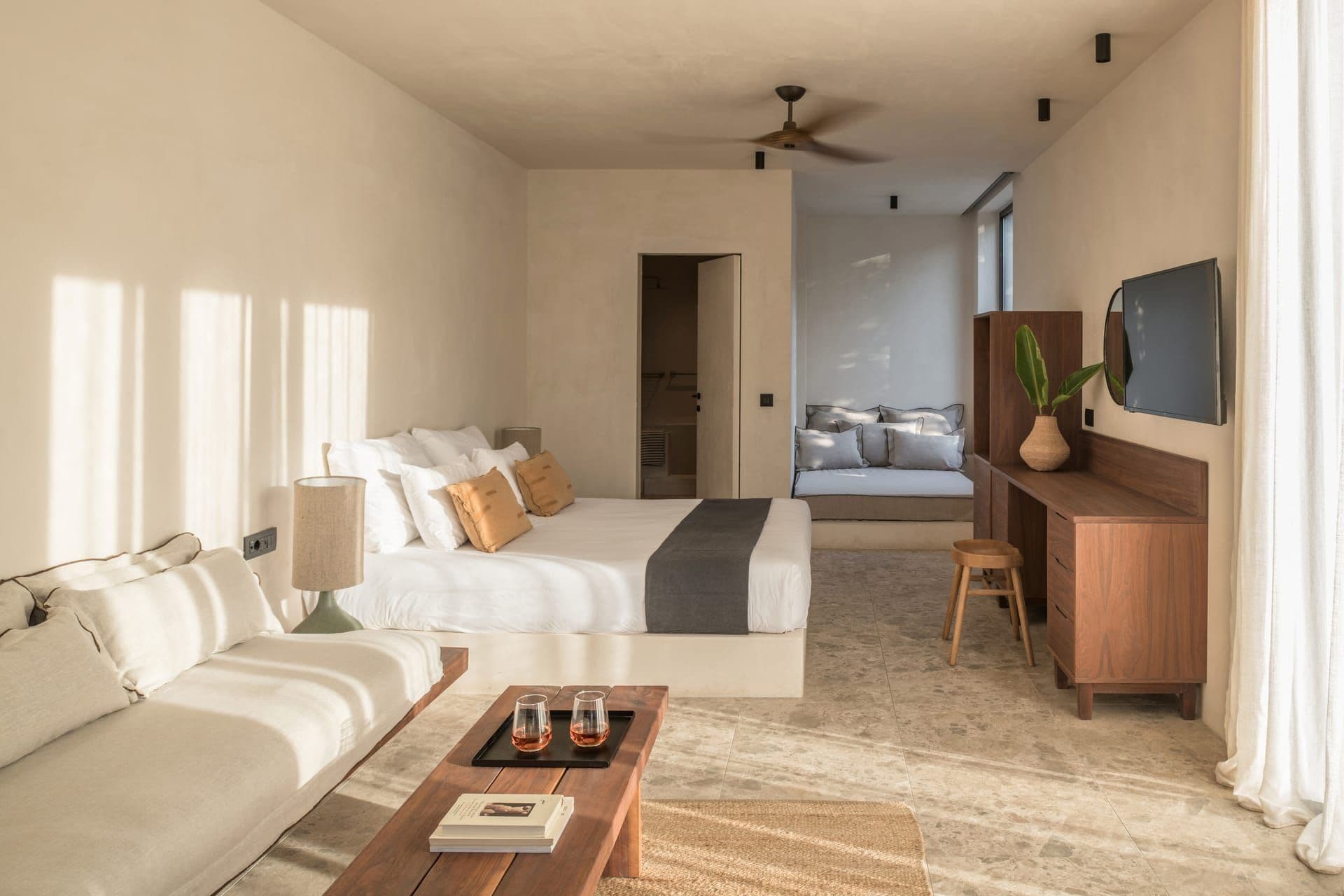 'Olive' Suite with Private Pool - Photo 3
